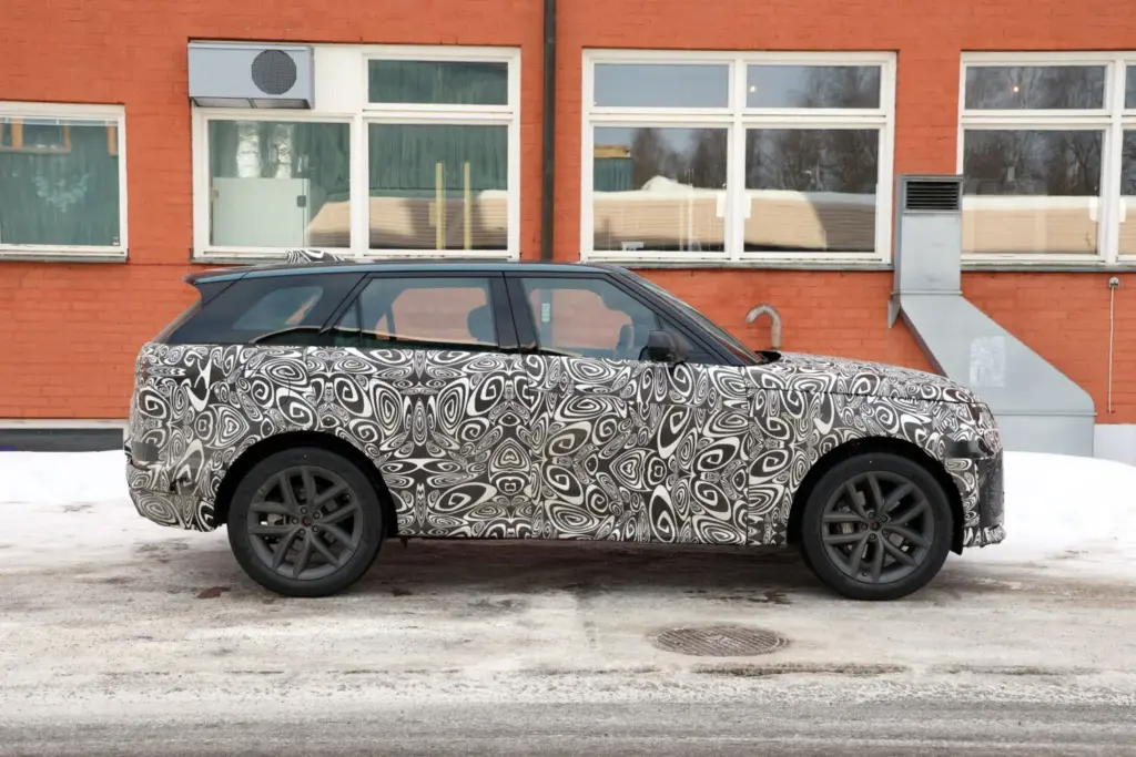 El Range Rover Sport 2027 está casi a punto 6 Motor16 Range Rover Sport 2027 restyling 4 Motor16