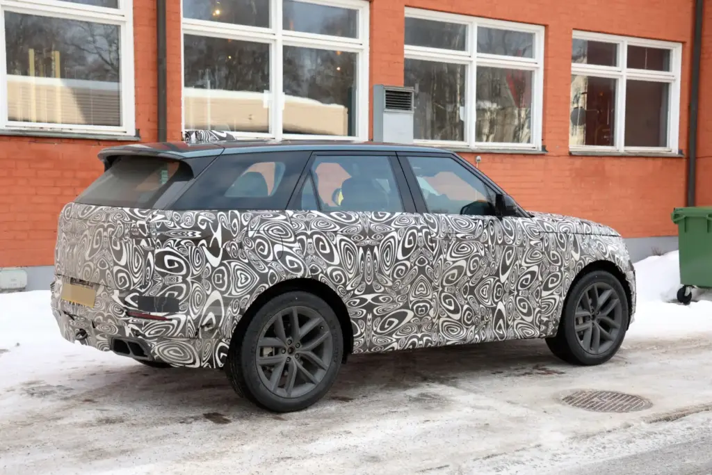 El Range Rover Sport 2027 está casi a punto 7 Motor16 Range Rover Sport 2027 restyling 5 Motor16