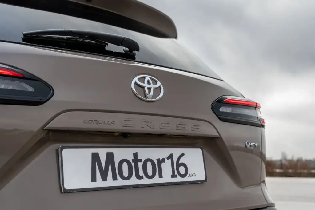 Renault Symbioz Toyota Corolla Cross comparativa 12 Motor16