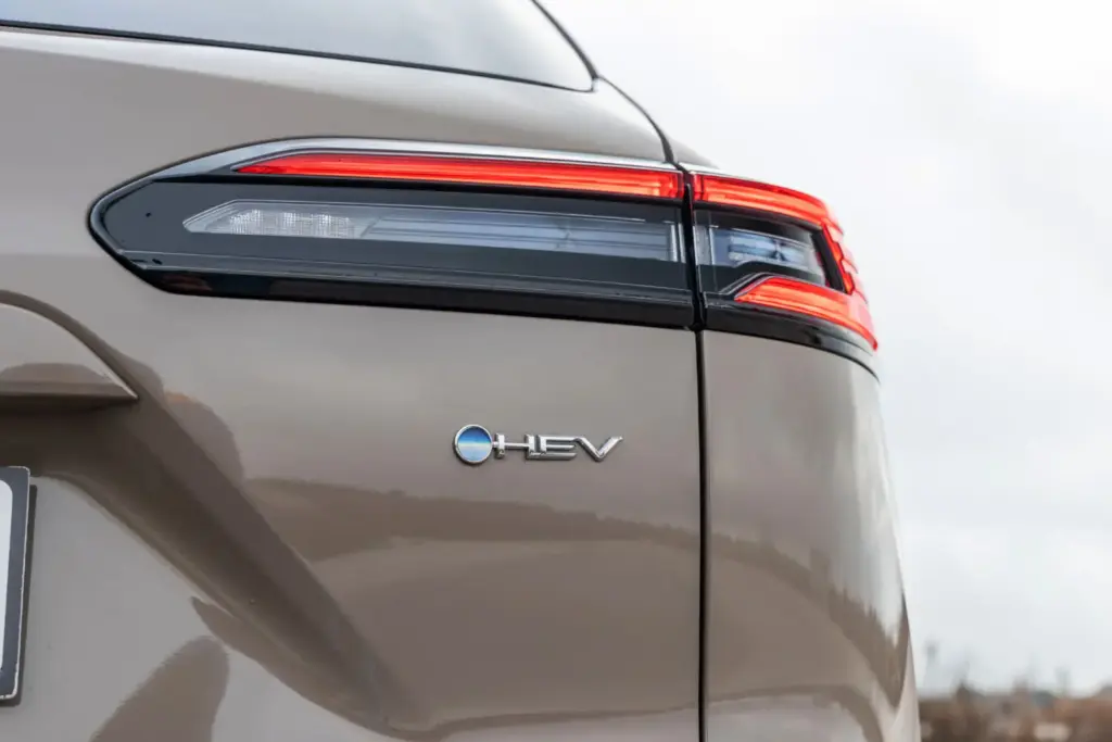 Renault Symbioz Toyota Corolla Cross comparativa 13 Motor16