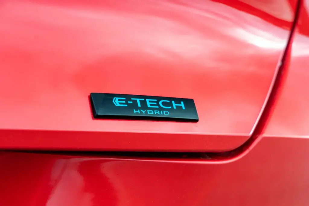 Renault Symbioz Toyota Corolla Cross comparativa 14 Motor16