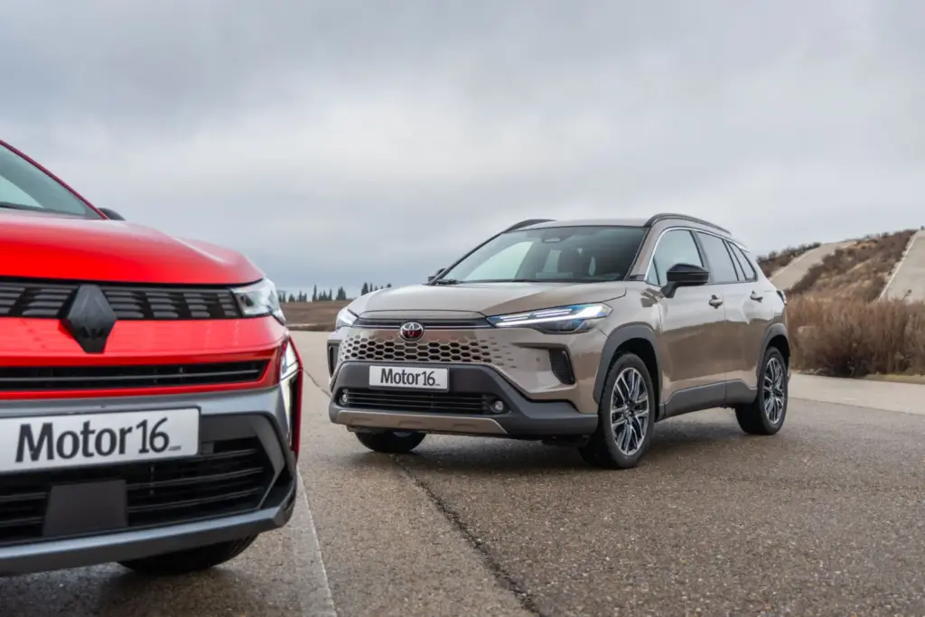 Renault Symbioz Toyota Corolla Cross comparativa 2 Motor16