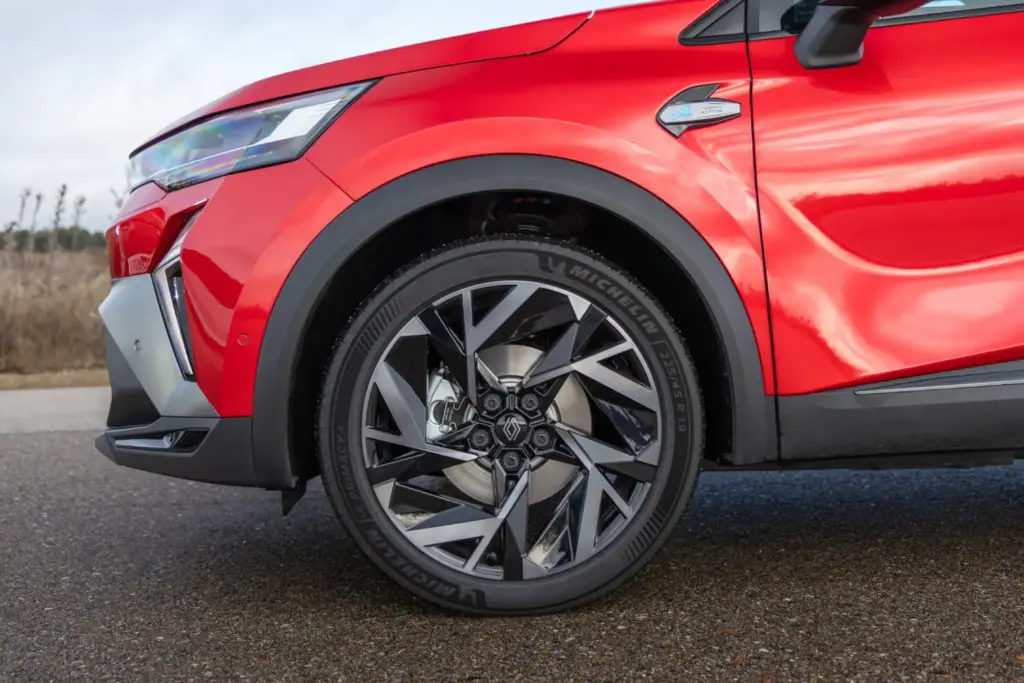 Renault Symbioz Toyota Corolla Cross comparativa 22 Motor16