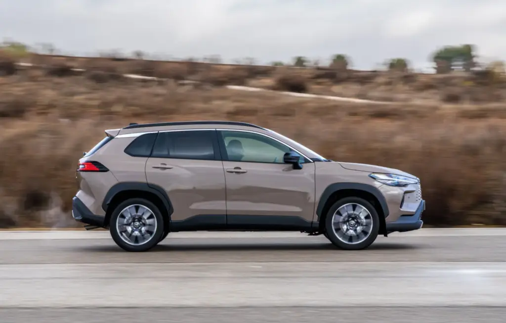 Renault Symbioz Toyota Corolla Cross comparativa 24 Motor16