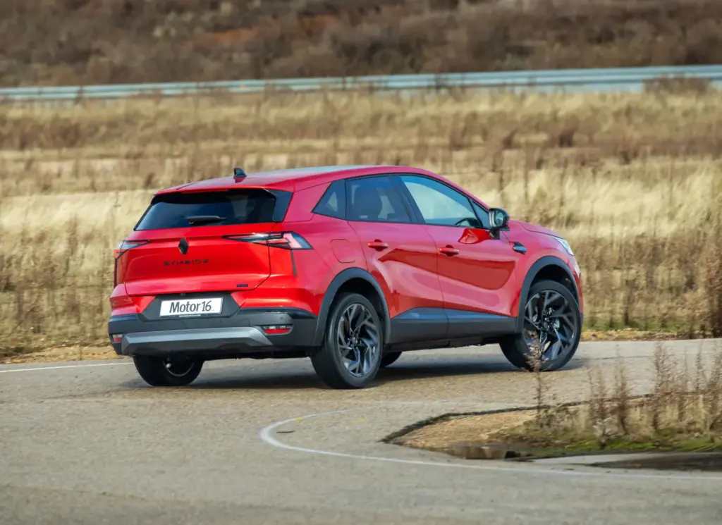 Renault Symbioz Toyota Corolla Cross comparativa 27 Motor16