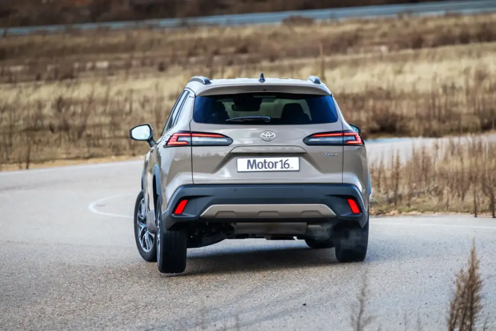 Renault Symbioz Toyota Corolla Cross comparativa 28 Motor16