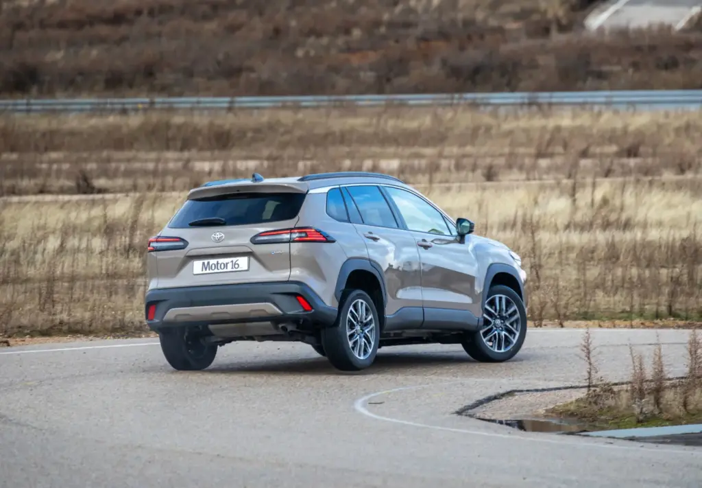 Renault Symbioz Toyota Corolla Cross comparativa 29 Motor16