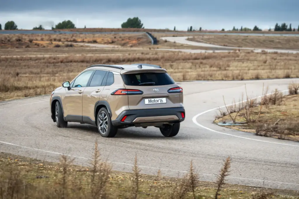 Renault Symbioz Toyota Corolla Cross comparativa 31 Motor16