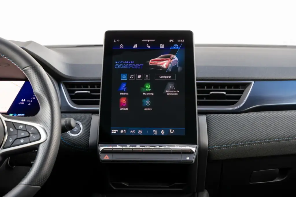 Renault Symbioz Toyota Corolla Cross comparativa 39 Motor16