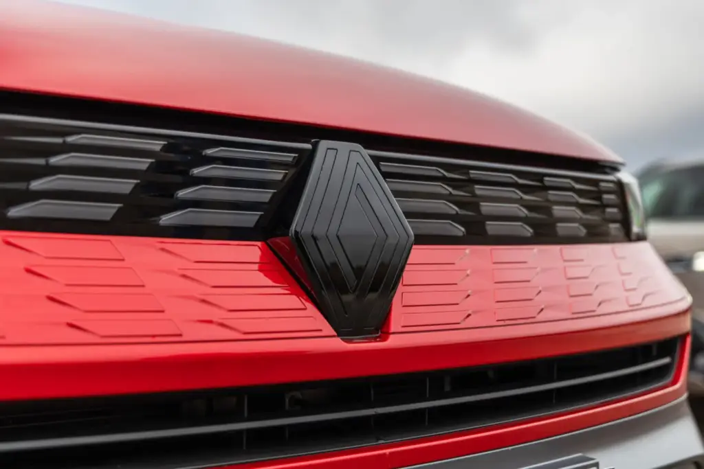 Renault Symbioz Toyota Corolla Cross comparativa 4 Motor16