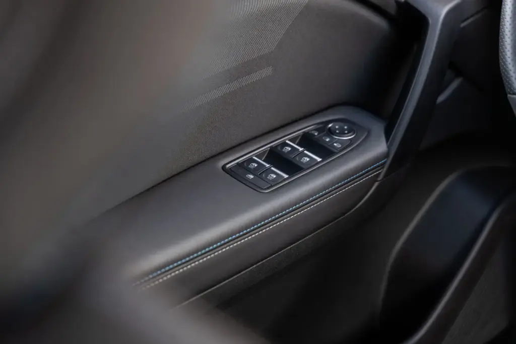 Renault Symbioz Toyota Corolla Cross comparativa 40 Motor16