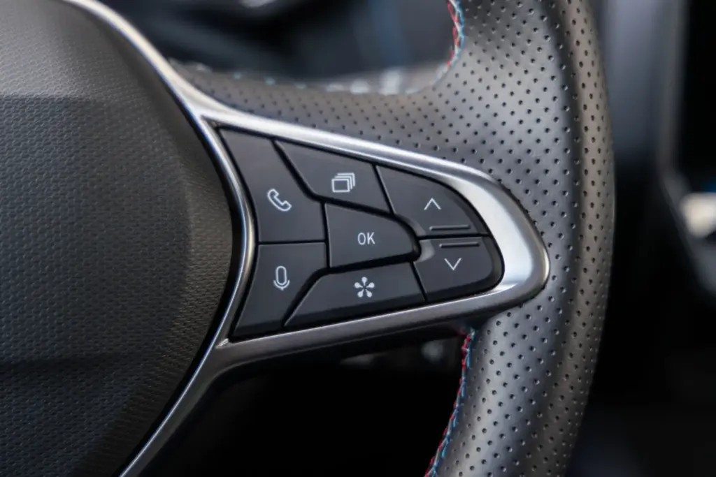 Renault Symbioz Toyota Corolla Cross comparativa 43 Motor16