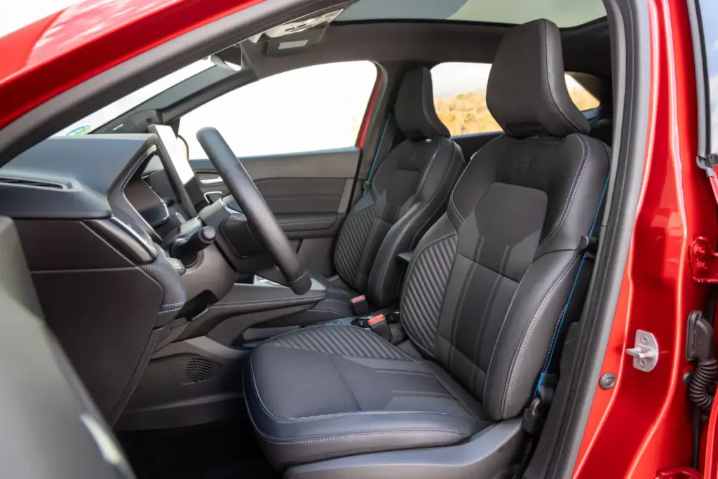 Renault Symbioz Toyota Corolla Cross comparativa 50 Motor16