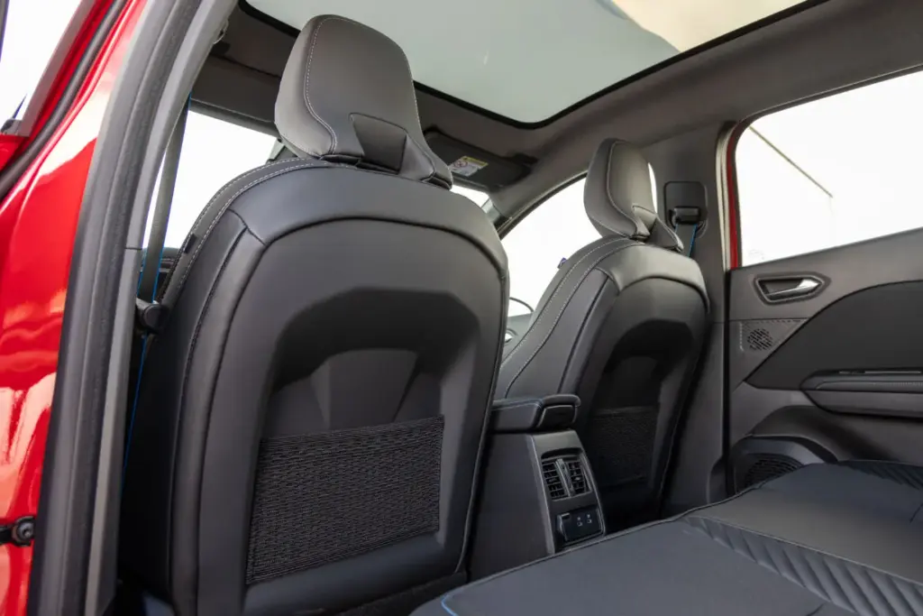 Renault Symbioz Toyota Corolla Cross comparativa 52 Motor16