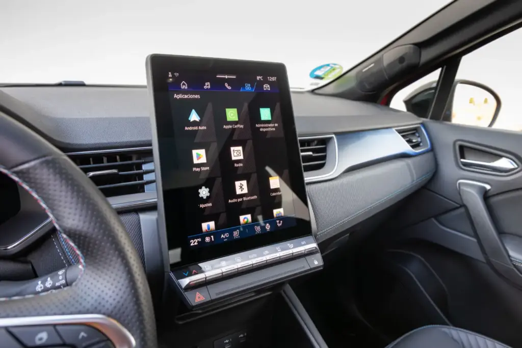 Renault Symbioz Toyota Corolla Cross comparativa 56 Motor16