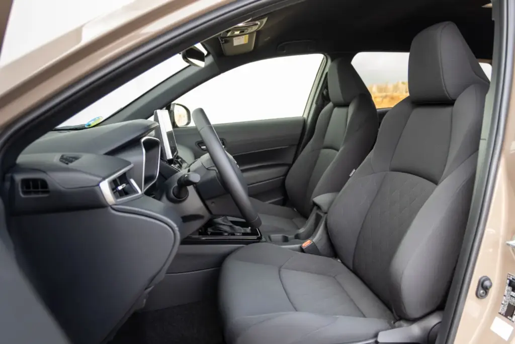 Renault Symbioz Toyota Corolla Cross comparativa 59 Motor16