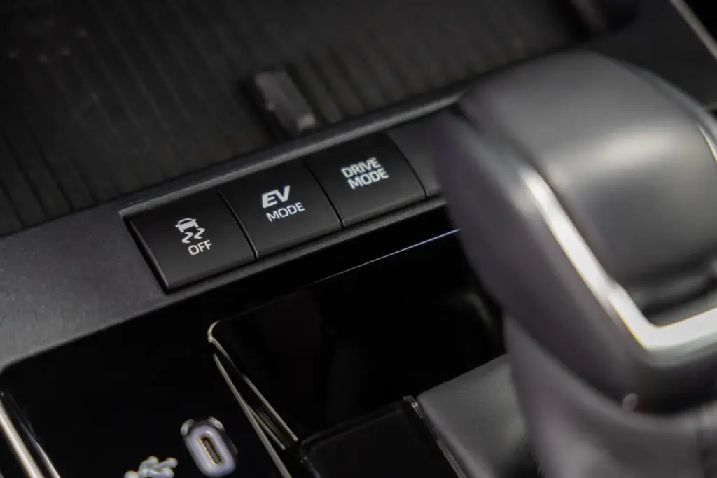 Renault Symbioz Toyota Corolla Cross comparativa 63 Motor16