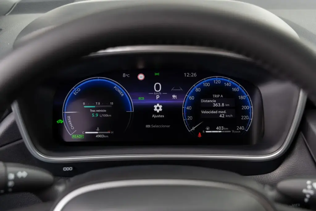 Renault Symbioz Toyota Corolla Cross comparativa 64 Motor16