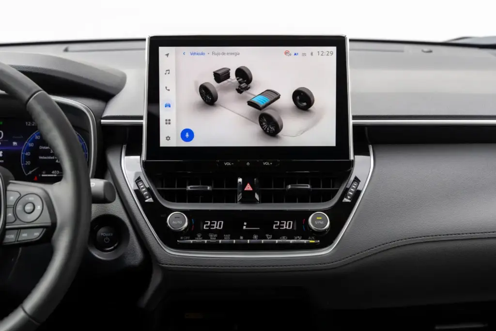 Renault Symbioz Toyota Corolla Cross comparativa 66 Motor16