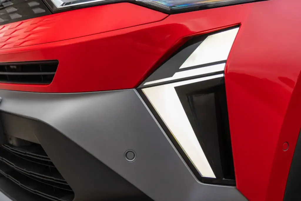 Renault Symbioz Toyota Corolla Cross comparativa 7 Motor16