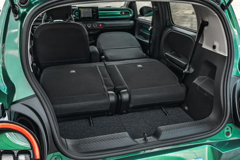 Primera prueba del Renault Twingo E-Tech: El coche que cambia las reglas del juego de los eléctricos urbanos 3 Motor16 Primera prueba del Renault Twingo E-Tech: El coche que cambia las regla del juego de los eléctricos urbanos