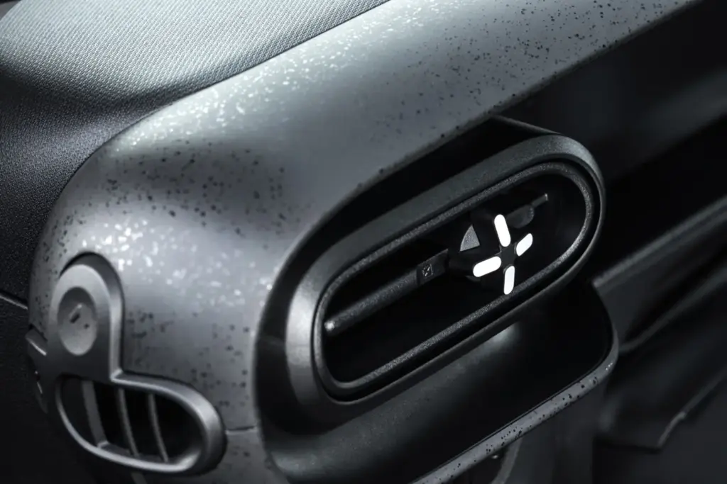 Primera prueba del Renault Twingo E-Tech: El coche que cambia las reglas del juego de los eléctricos urbanos 53 Motor16 Renault Twingo E Tech Electric Absolut Green nuevo prueba 2027 29 Motor16