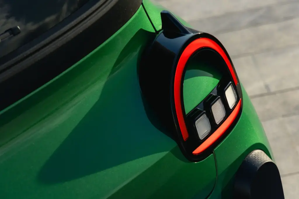 Primera prueba del Renault Twingo E-Tech: El coche que cambia las reglas del juego de los eléctricos urbanos 49 Motor16 Renault Twingo E Tech Electric Absolut Green nuevo prueba 2027 33 Motor16