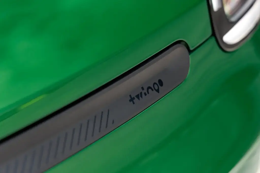 Primera prueba del Renault Twingo E-Tech: El coche que cambia las reglas del juego de los eléctricos urbanos 48 Motor16 Renault Twingo E Tech Electric Absolut Green nuevo prueba 2027 34 Motor16