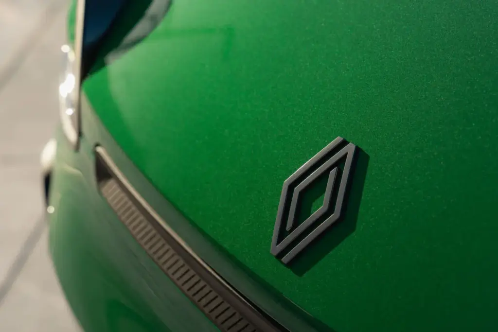 Primera prueba del Renault Twingo E-Tech: El coche que cambia las reglas del juego de los eléctricos urbanos 45 Motor16 Renault Twingo E Tech Electric Absolut Green nuevo prueba 2027 37 Motor16