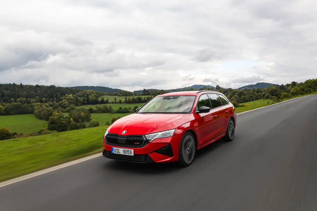 SKODA RS OCTAVIA COMBI2 Motor16