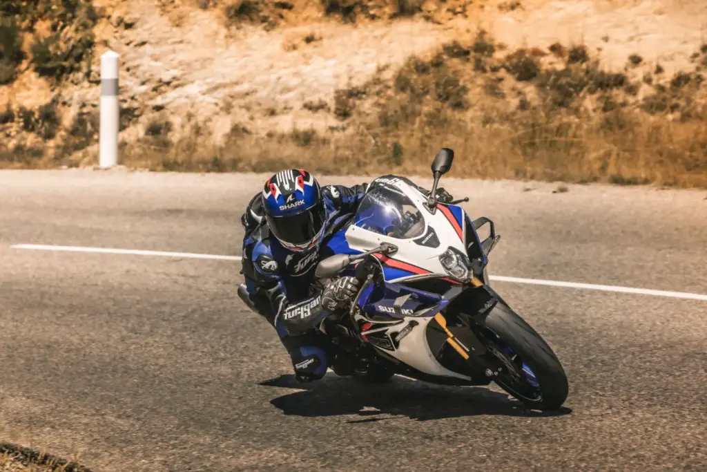 Suzuki GSX R1000R 40 Aniversario 13 Motor16