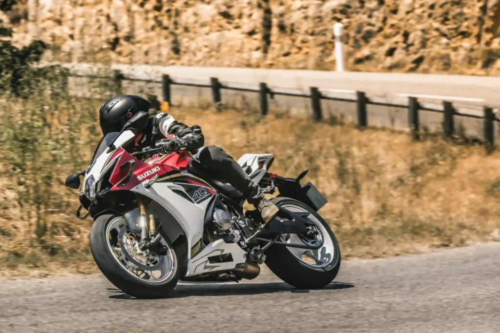 Suzuki GSX R1000R 40 Aniversario 15 Motor16