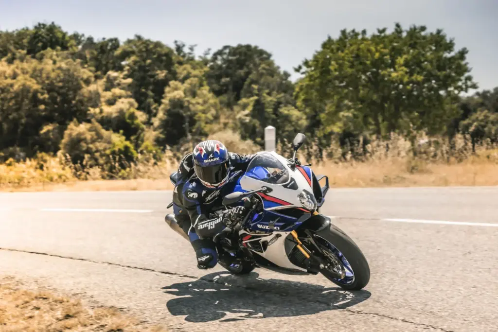 Suzuki GSX R1000R 40 Aniversario 16 Motor16