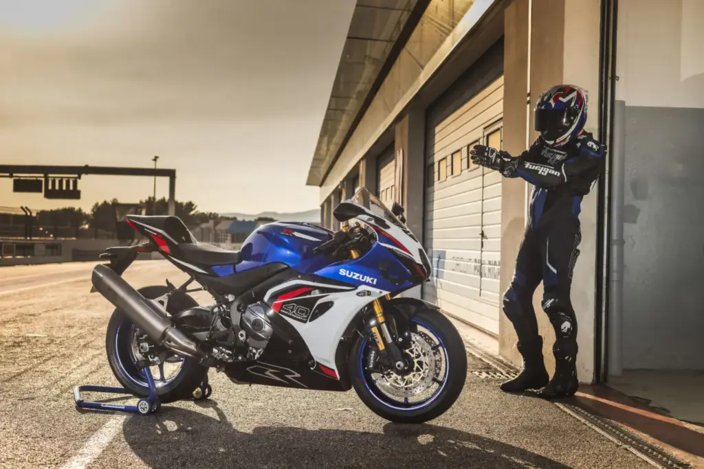 Suzuki GSX R1000R 40 Aniversario 19 Motor16