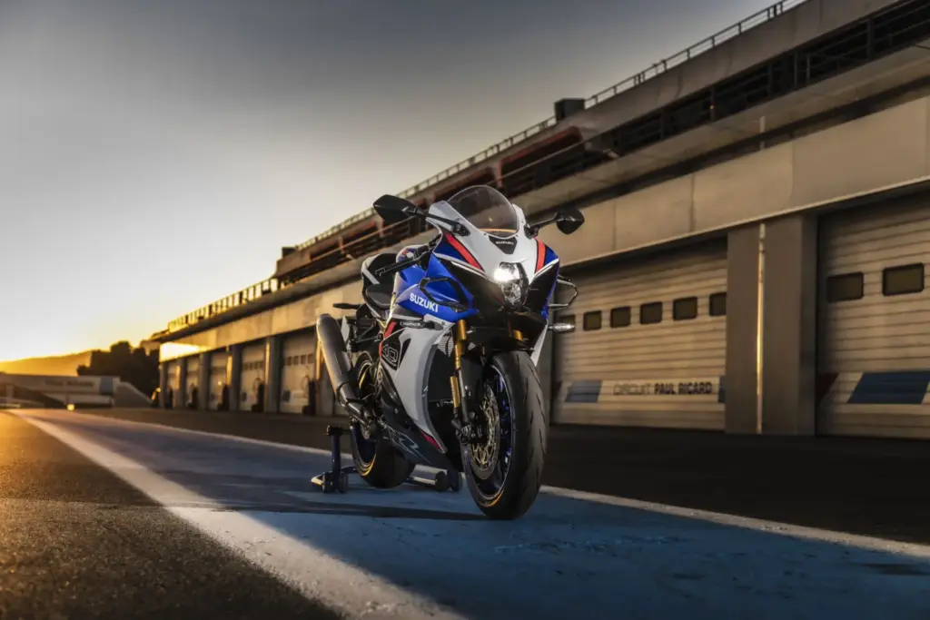 Suzuki GSX R1000R 40 Aniversario 23 Motor16