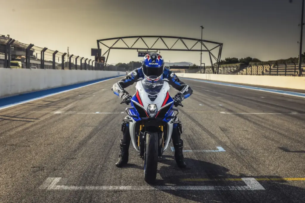 Suzuki GSX R1000R 40 Aniversario 25 Motor16