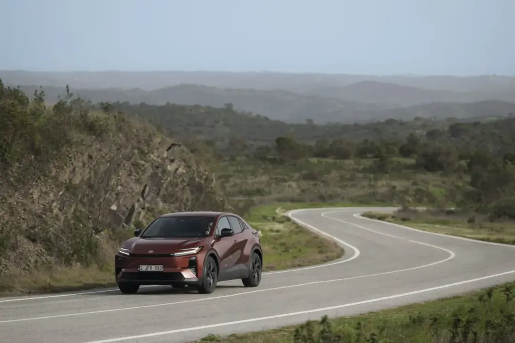 Primera prueba del Toyota C-HR+: El eléctrico “serio” de Toyota