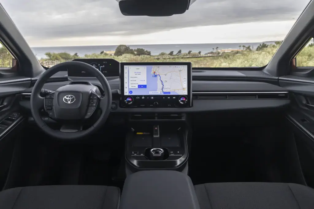 Primera prueba del Toyota C-HR+: El eléctrico “serio” de Toyota