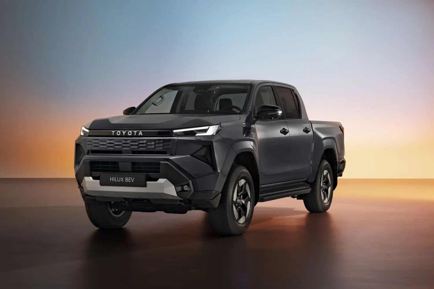 Toyota Hilux 2027: precios en España de la pick-up diésel y la nueva versión eléctrica para trabajo