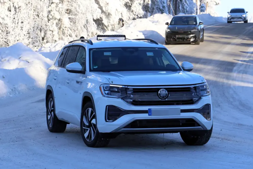 Volkswagen Atlas 2027 espia nieve 3 Motor16