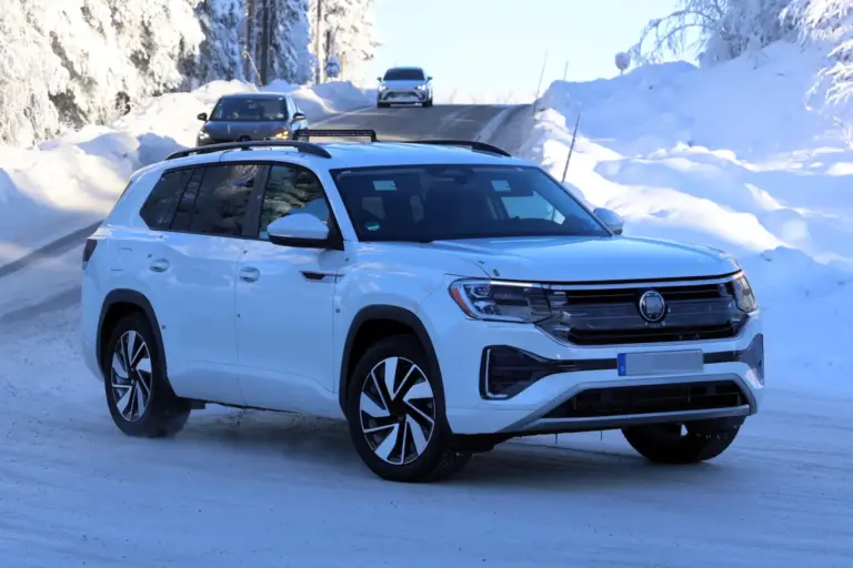 El Volkswagen Atlas 2027 rueda sin apenas camuflaje