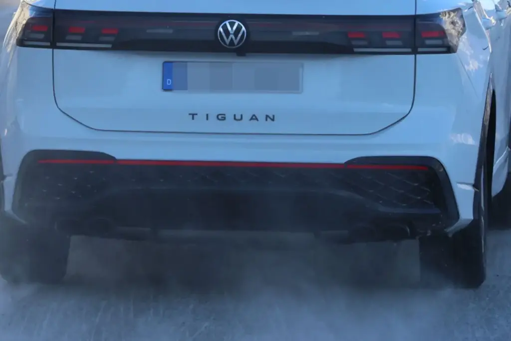 Volkswagen Tiguan R 2026 espia 19 Motor16