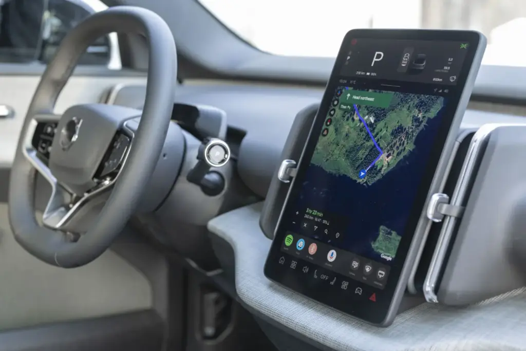 Volvo EX30 Cross Country 4 Motor16