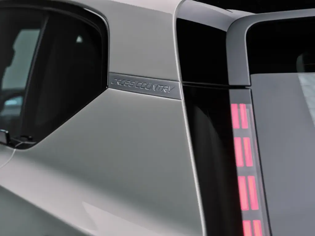 Volvo EX60 Cross Country 6 Motor16