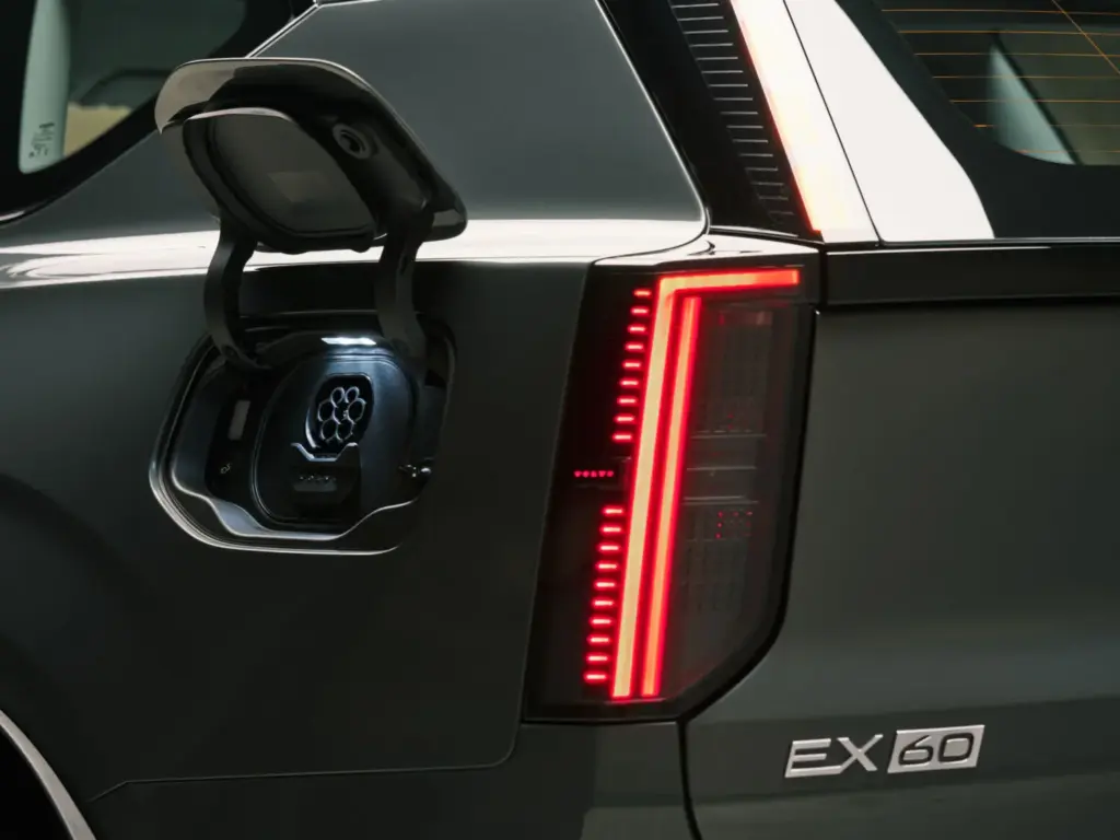 Volvo EX60 cinturon 5 Motor16