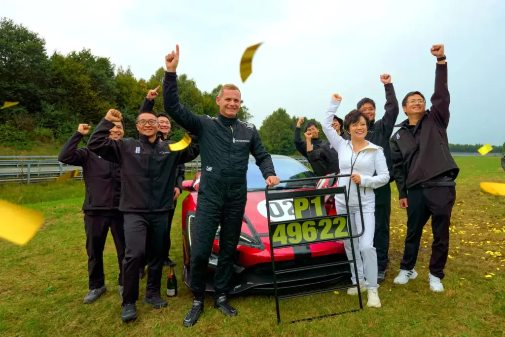 BYD acelera hacia el futuro: revolución en la carga ultrarrápida y crecimiento sin precedentes 3 Motor16 YANGWANG U9 record Motor16