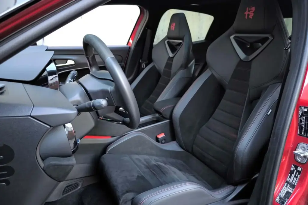 Prueba del Alfa Romeo Junior Elettrica 280 Veloce: El más Alfa de los Junior