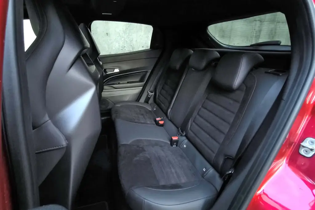 Prueba del Alfa Romeo Junior Elettrica 280 Veloce: El más Alfa de los Junior