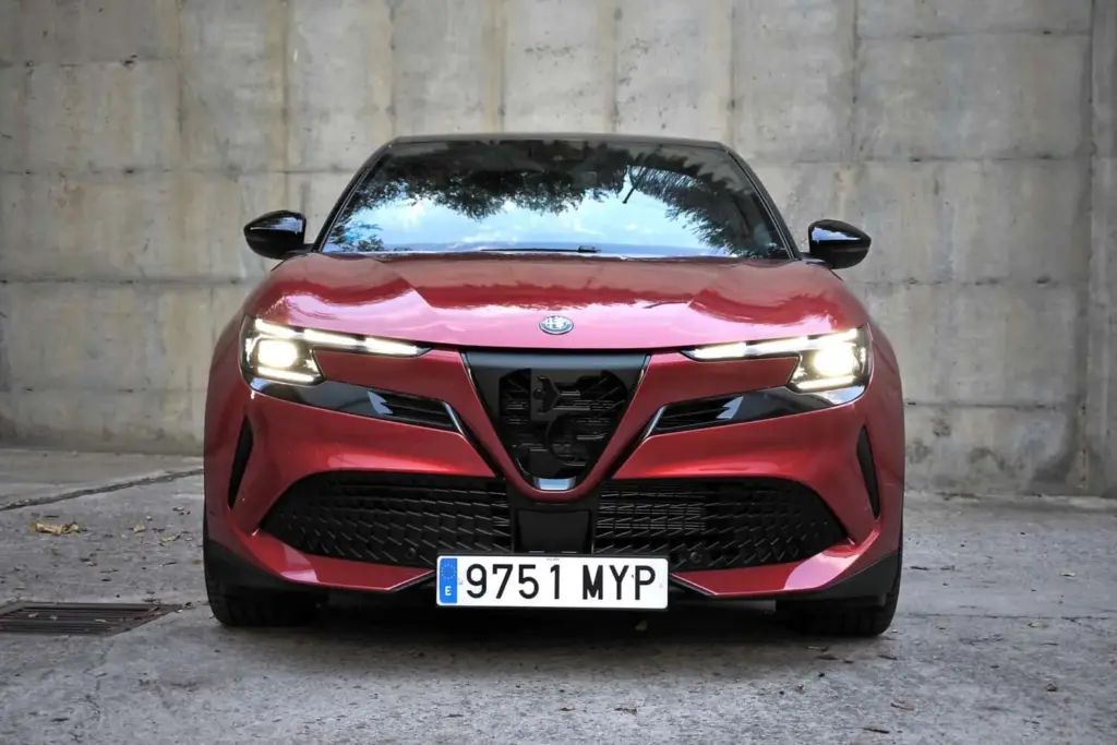 Prueba del Alfa Romeo Junior Elettrica 280 Veloce: El más Alfa de los Junior