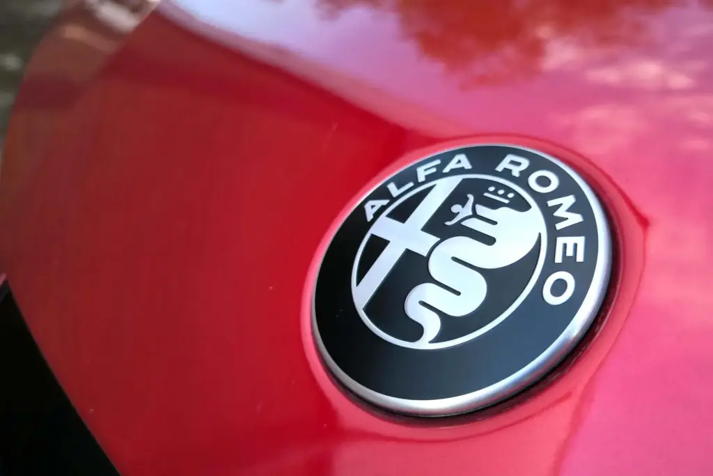 Prueba del Alfa Romeo Junior Elettrica 280 Veloce: El más Alfa de los Junior